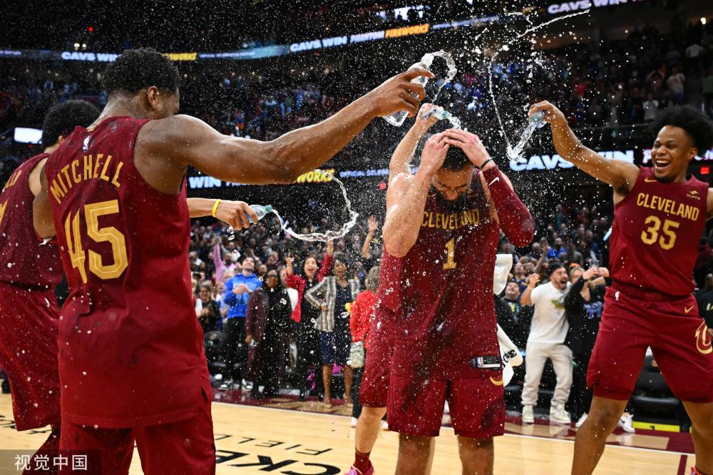 中国球员正 中国球员正